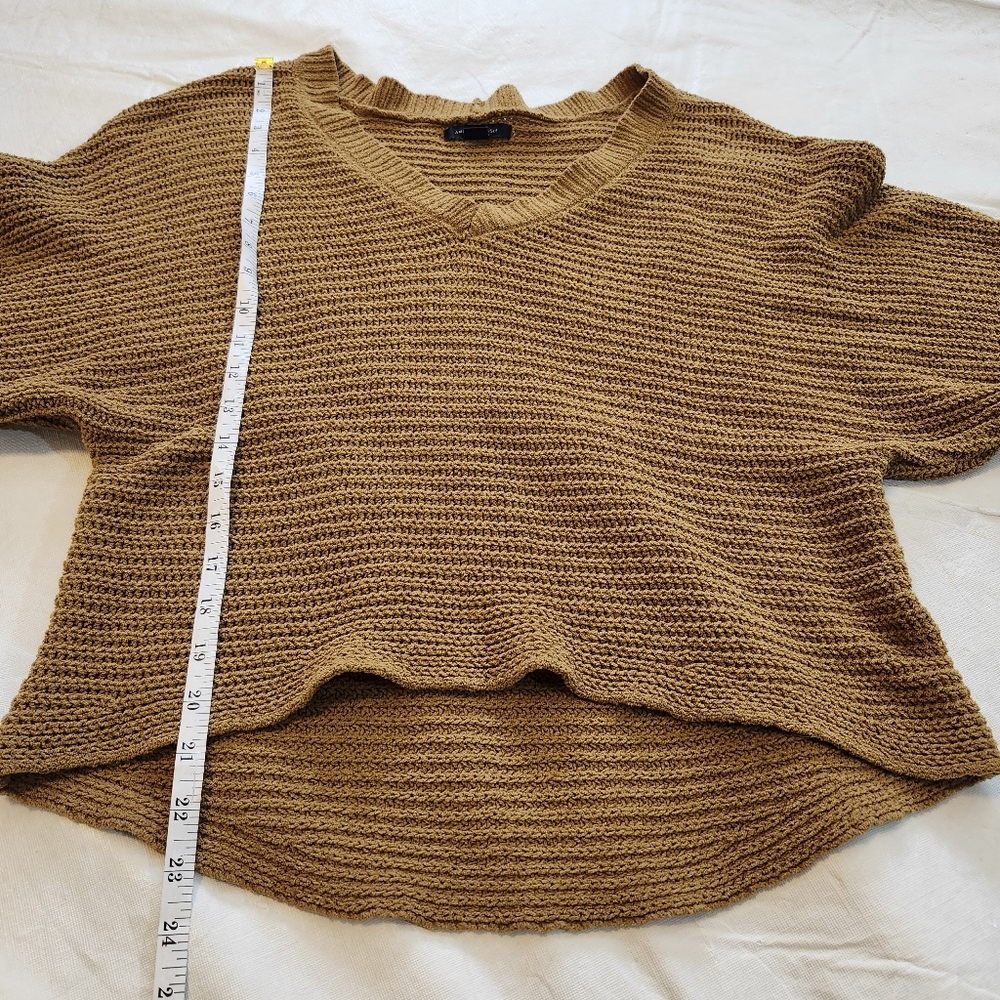 American Eagle Outfitters Size Large Camel V-Neck Sweater - Picture 4 of 6